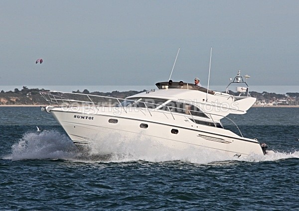090814 SUMTOI IMG_8395 - Flybridge Cruisers