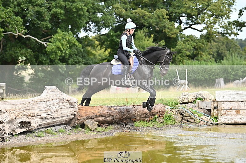 250821B-111455-00225 - Group B - Danielle