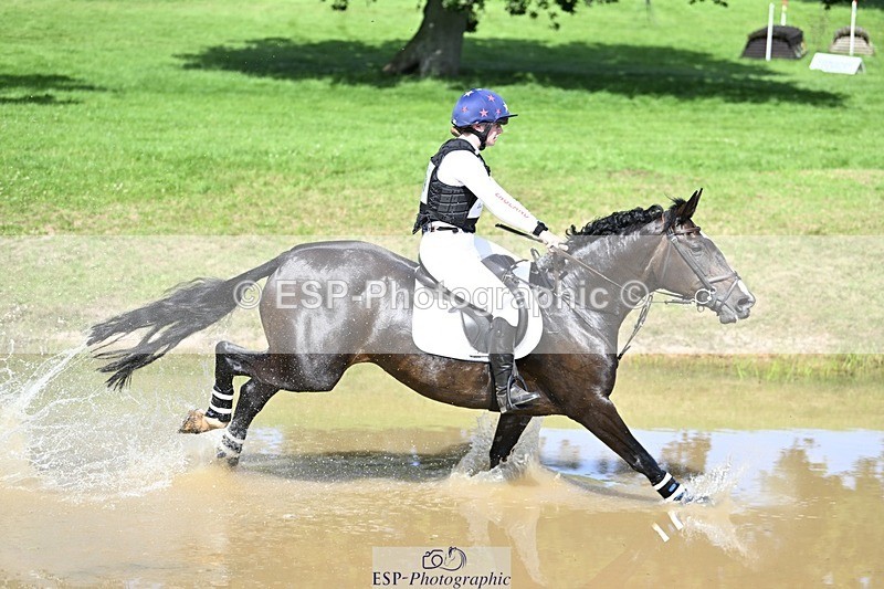 240803-161810-09915 - 269-Lauren_Dawson-BLAKNEYS_DAISY