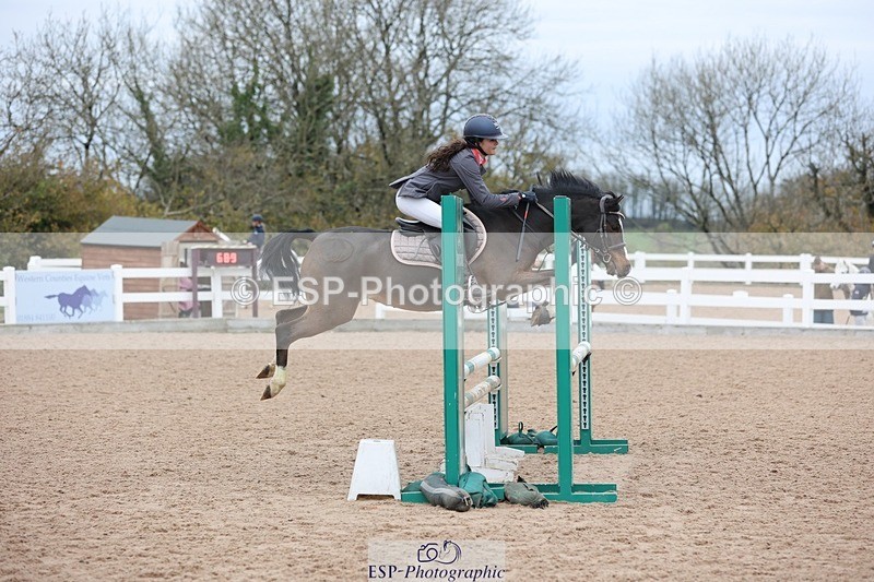 241116X-103252-00909 - Cls 08 Pony Winter Nov Champs