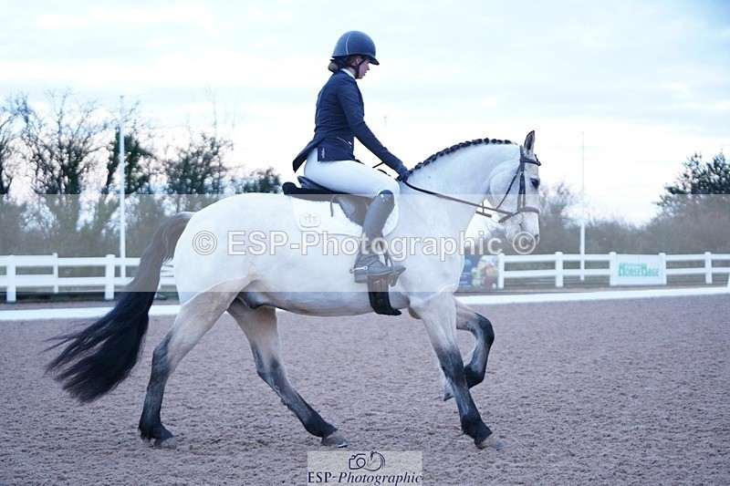 241214-091520-00022 - 145-CHLOE.DUNN-Tullys.Pinkeen.Pete