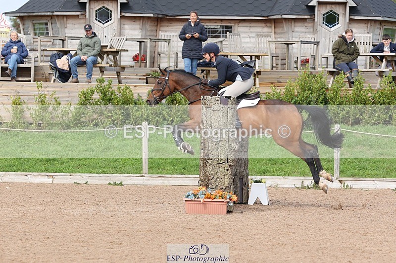 250911-141629-02375 - Cls 5 Chard Snr 90cm Speed Derby