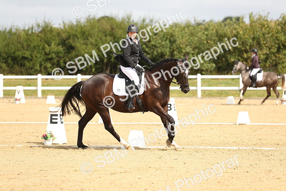 SBM_016283 - Class 13 - Novice 23 - 11.25-12.35