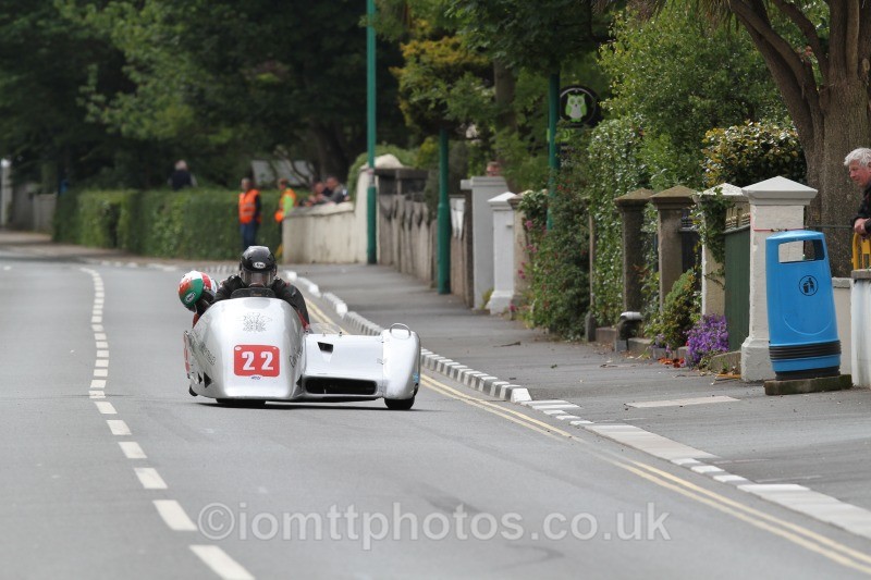 Mike Cookson & Alun Thomas - Sure Sidecar Race 2