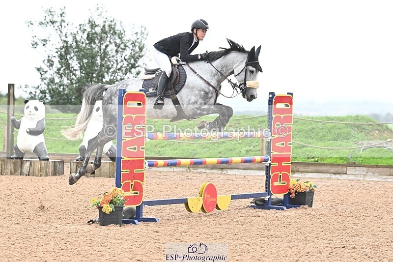 251003-132441-01107 - Cls 3 Foxhunter and 1.20m