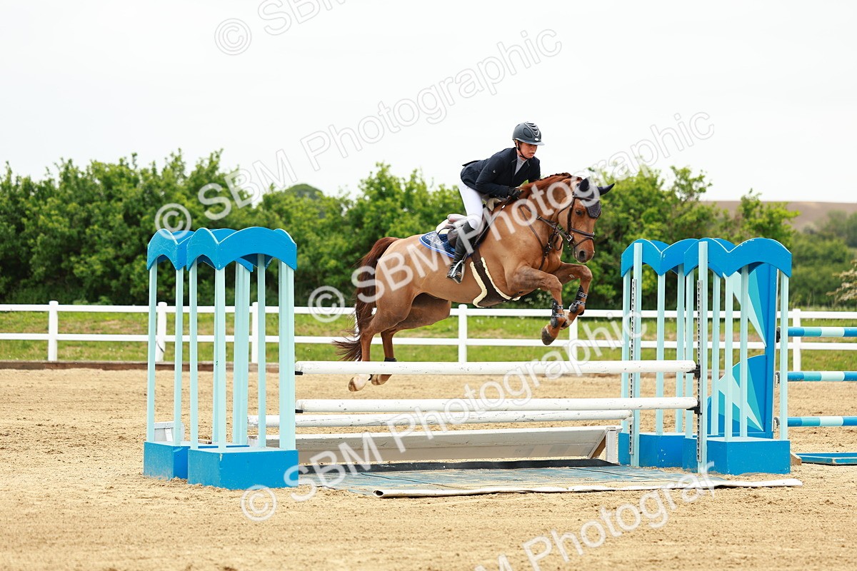 SBM_000995 - Class 5 - Senior Foxhunters - 1.20m