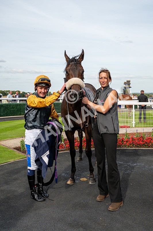 050724-Race 1-Beauty Queen-7982 - Race 1