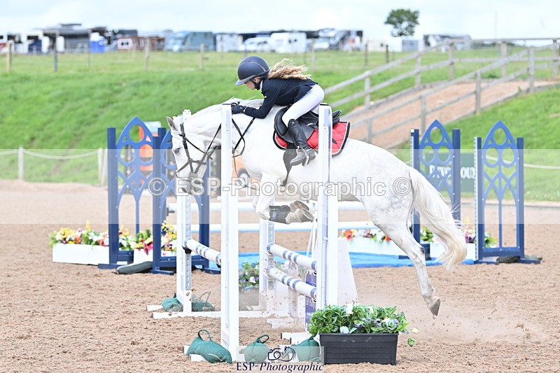 240628A-161124-01384 - Cls 5 Stepping Stones 128cm + 138cm