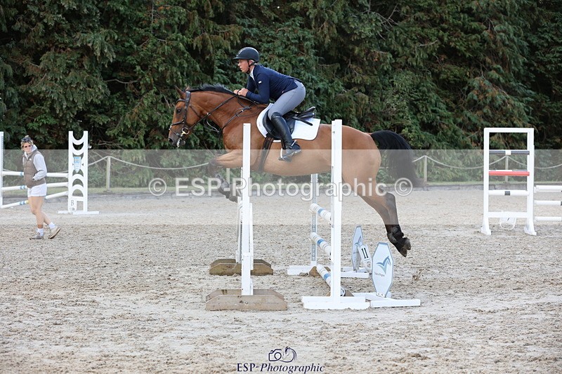 250829A-104936-01230 - Cls 7 British Novice and 90cm