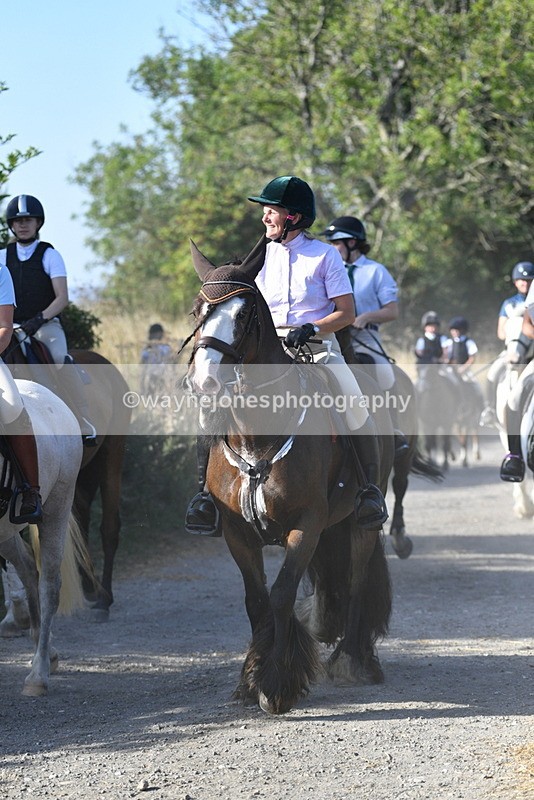 WJ5_4915 - Walk out with the hounds