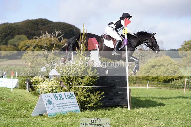 241025-114338-06296 - 052-Lydia.Heywood-JUST.THE.BISCUIT