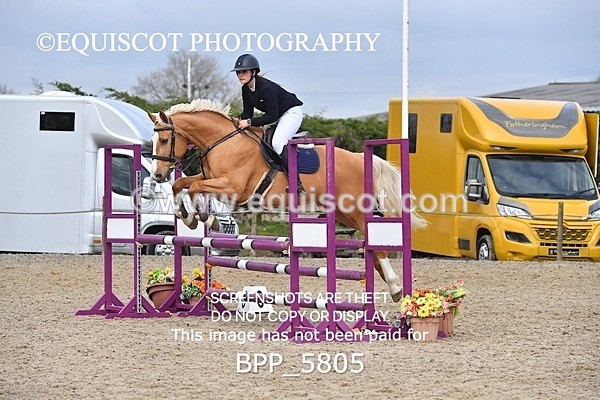 BPP_5805 - CLASS 24 SUN Senior British Novice/ 90cm Open