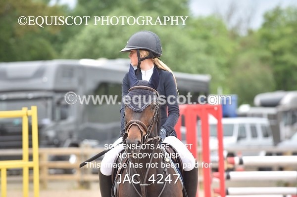 JAC_4247 - CLASS 6 Senior Foxhunter/ 1.20m Open