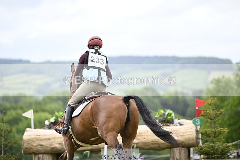 250524A-154355-14070 - C-233-Abbie.Burbidge-FEELING.FANTASTIC