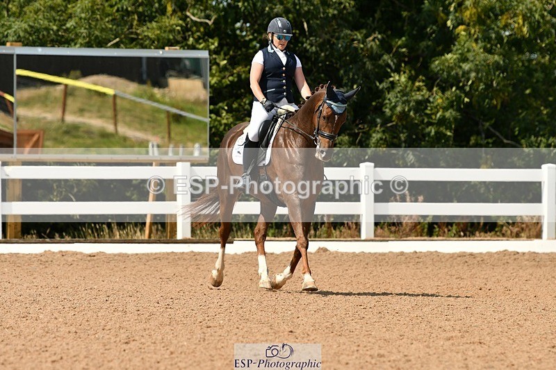 250817-130027-09793 - 214-Verity.PerryVogue