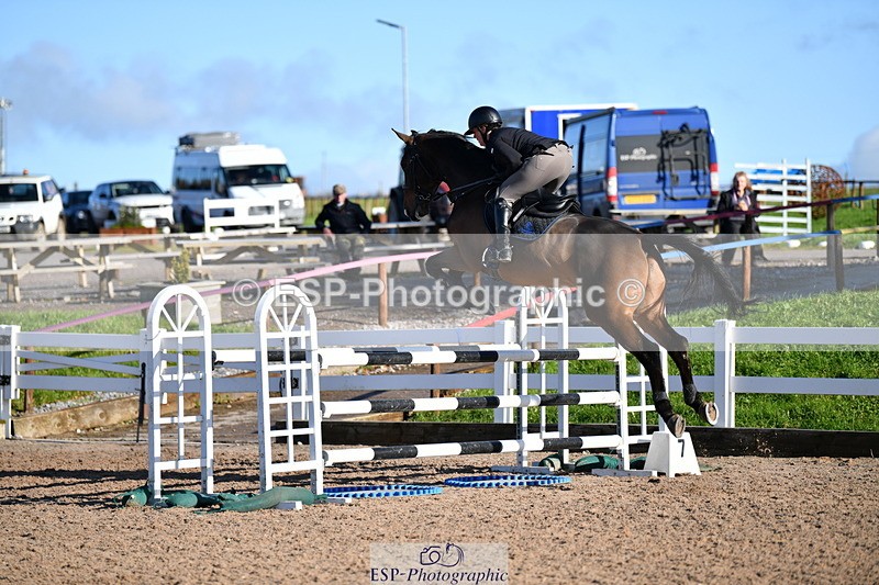 231110A-131559-00499 - Cls 5 Newcomers & 1.10m Open