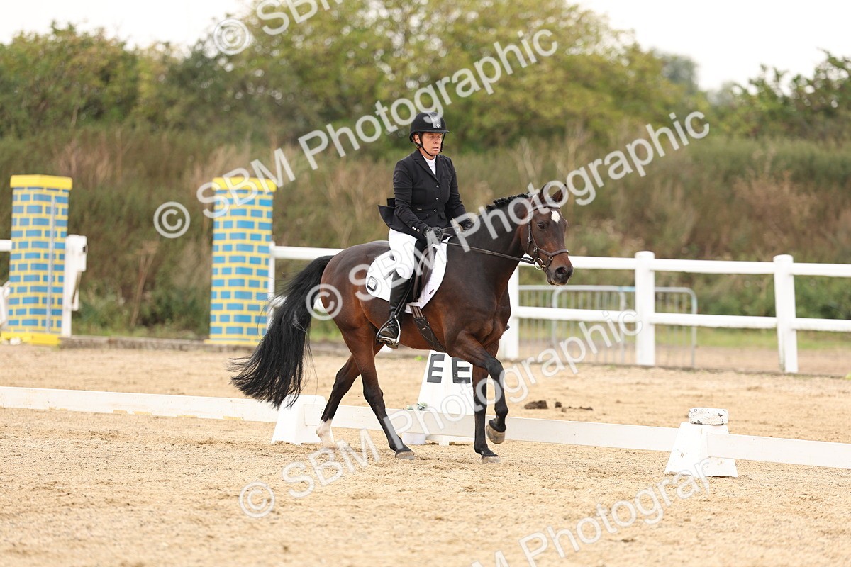 SBM_01720 - Class 9 - Novice 27 Champs