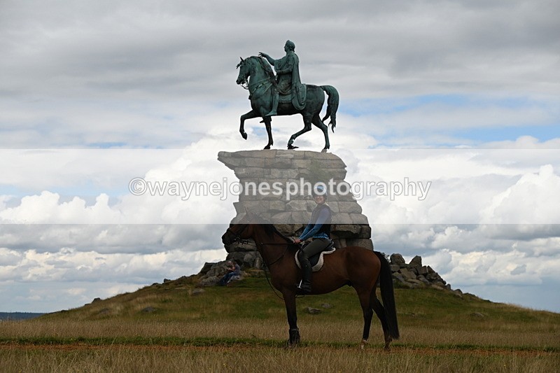 DSC_9370 - Time at Statue 14:33 to 15:10