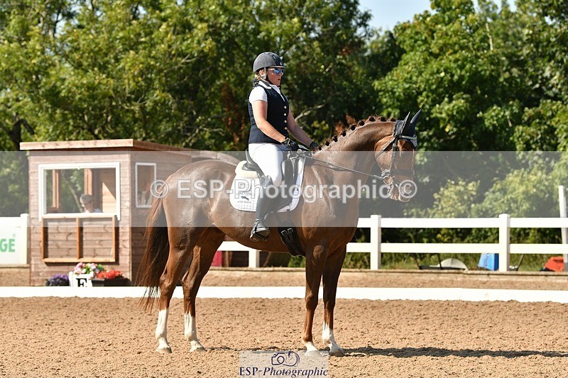 250817-155051-11363 - 214-Verity.PerryVogue