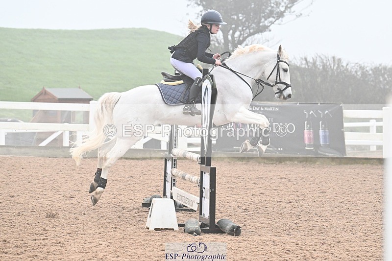 260308-142036-03186 - Cls 15 British Novice and 80cm