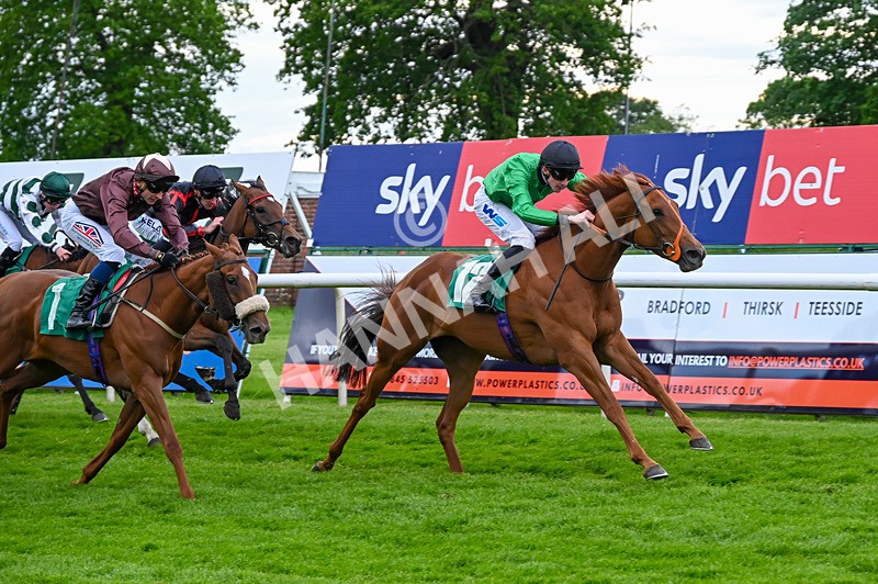 310526-Race 7-Annastarzy-9430 - Race 7 18.45pm Sky Bet Build A Bet Fillies' Handicap