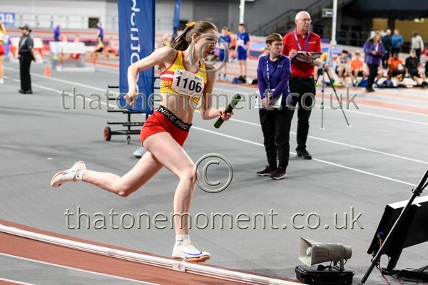 CombiMast25-914427 - Track Female Set One