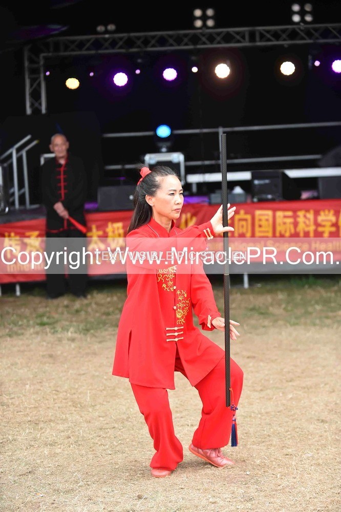 SH4_1528 - Tai Chi with Lisa Kay.