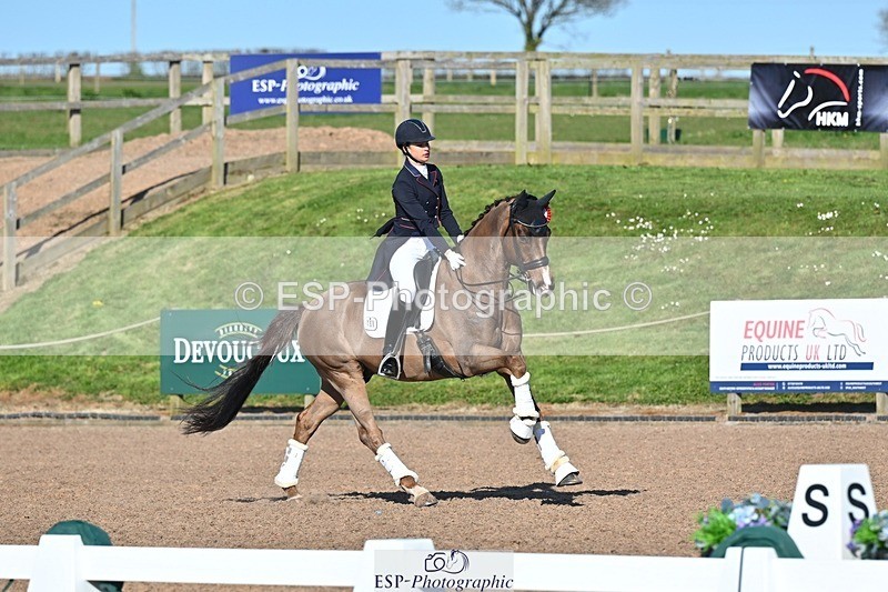 250405-154028-11833 - Cls 28 Young Riders Team