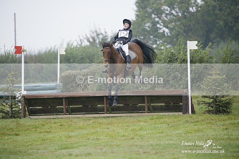 WWHT 171021 0147 - Novice Restricted (0.80m)  17/10/21