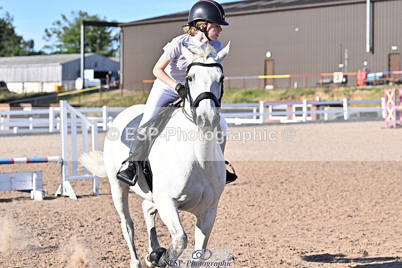 250708A-184616-00652 - 90cm Classes