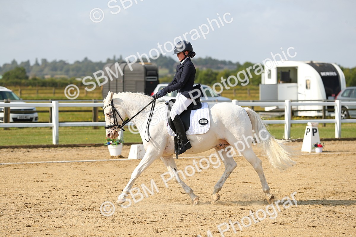 SBM_015586 - Class 13 - Novice 23 - 9.54-11.04