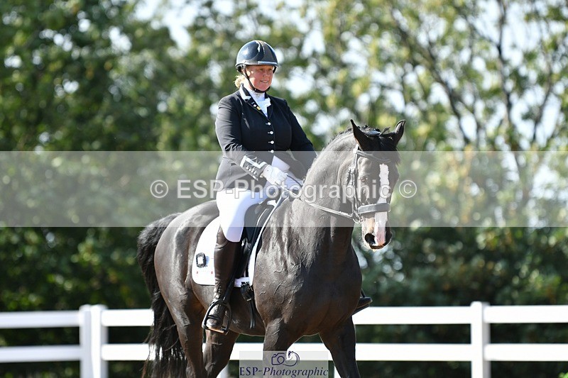 250906-155607-04501 - 057-Joanna.JohnsRockoko