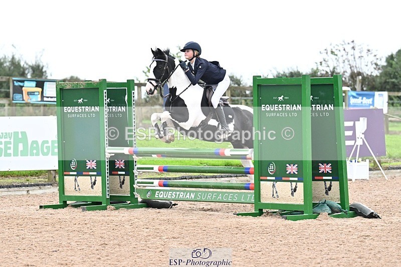 250920-160919-01837 - Cls 22 Pony Intro 90cm Derby