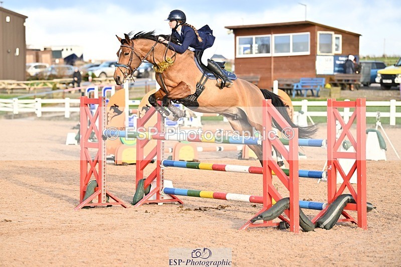 241208-140816-01885 - Cls 22 Foxhunter and 1.20m Open