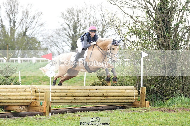 250419-095606-08280 - 554-Lauren.Reason-MERLYNS.CUSTARD.CREAM