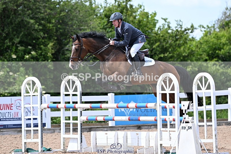 240619A-140613-00396 - Cls 4 Snr Newcomers and 1.10m Open