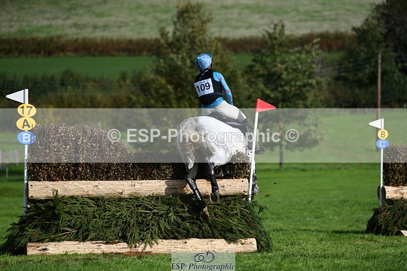 251024A-120212-09132 - B-109-Zoe.Davies