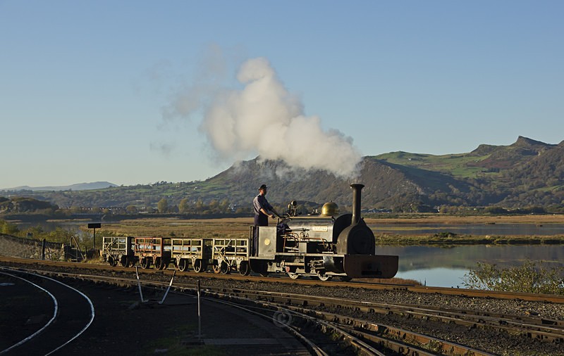 A port scene - Trains of Thought