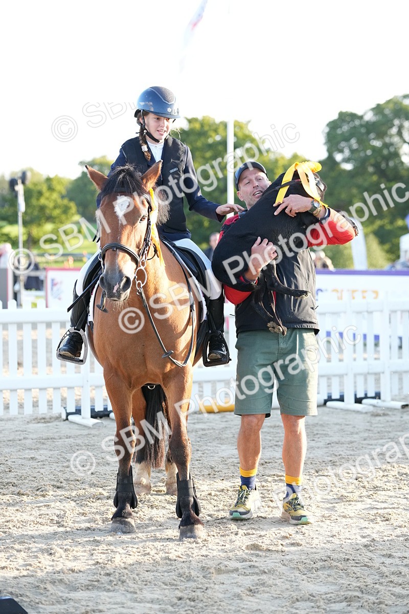 SBM_29539 - J44 - Horse & Hound Open 70cm