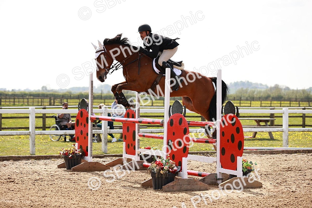 - Class 26 - Senior Foxhunter - 1.20m