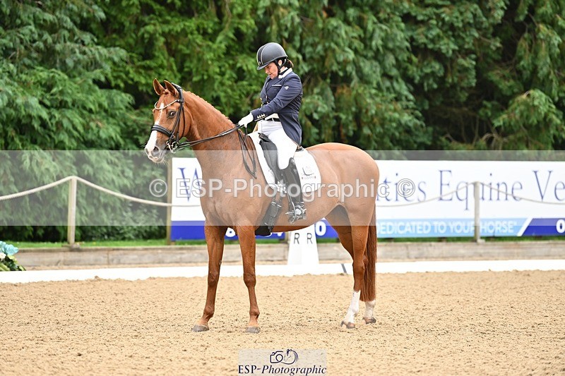 240811-103343-04773 - 156-Stacey.Escrig-Joie.De.Vivre