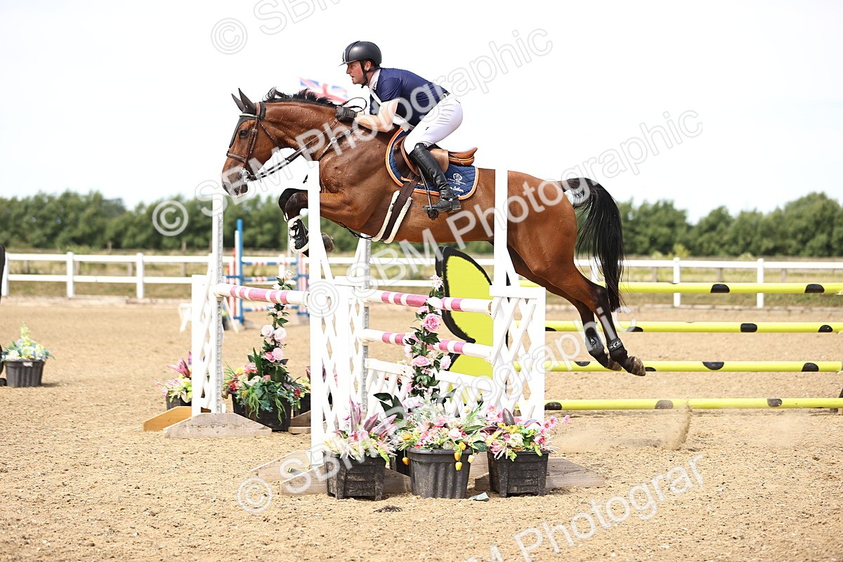 SBM_000687 - Class 15 - Redpost Equestian Senior Foxhunter - 1.20m