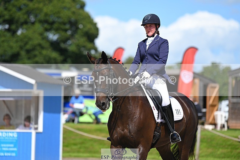 230811-121645-01229 - Cls 4 Adv Medium Silver