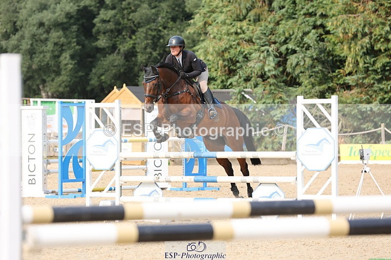 250816A-161532-02708 - Cls 9 Snr 1.10m Open