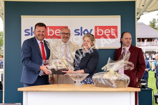 yr17082022r7-54 - Race 7 5.20pm Sky Bet Nursery Handicap