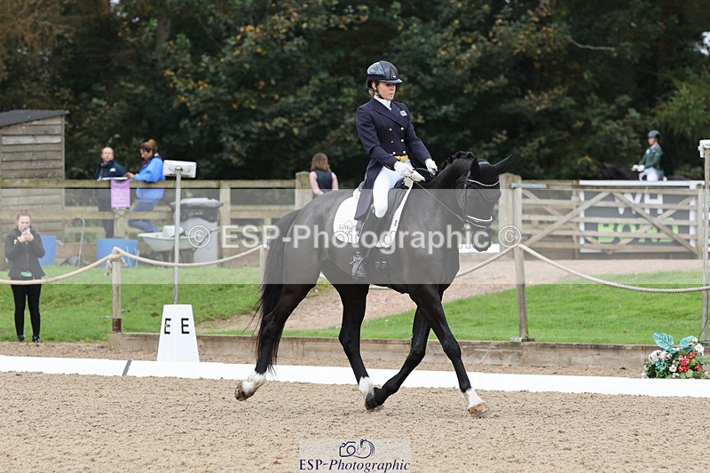 241024-102208-01573 - 132-Mollie.Summerland-MOJO