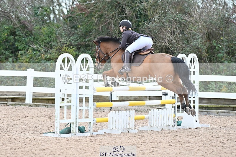 231119A-112345-05395 - Sun Cls 5 Newcomers & 1m Open