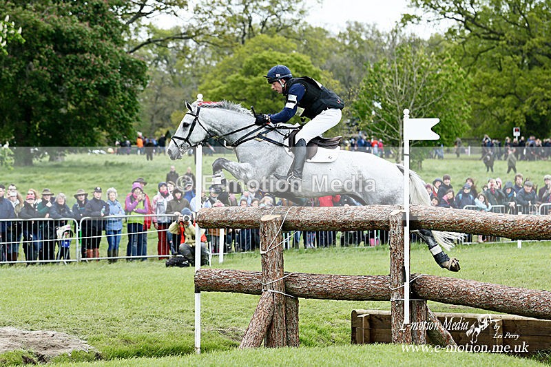 _LES0519a - Equestrian