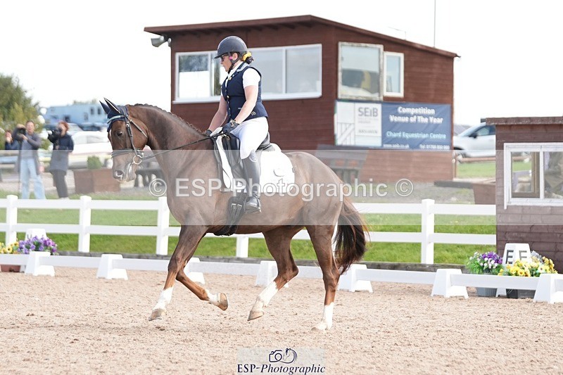 250906-104315-01545 - 006-Verity.PerryVogue