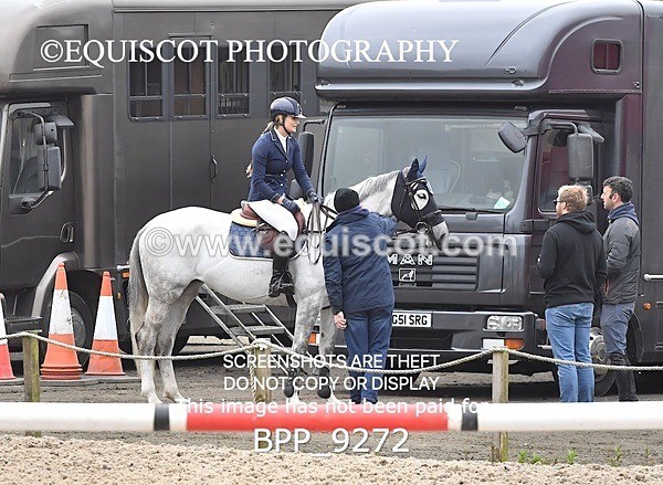 BPP_9272 - CLASS 30 SUN Senior Newcomers/ 1.10m Open